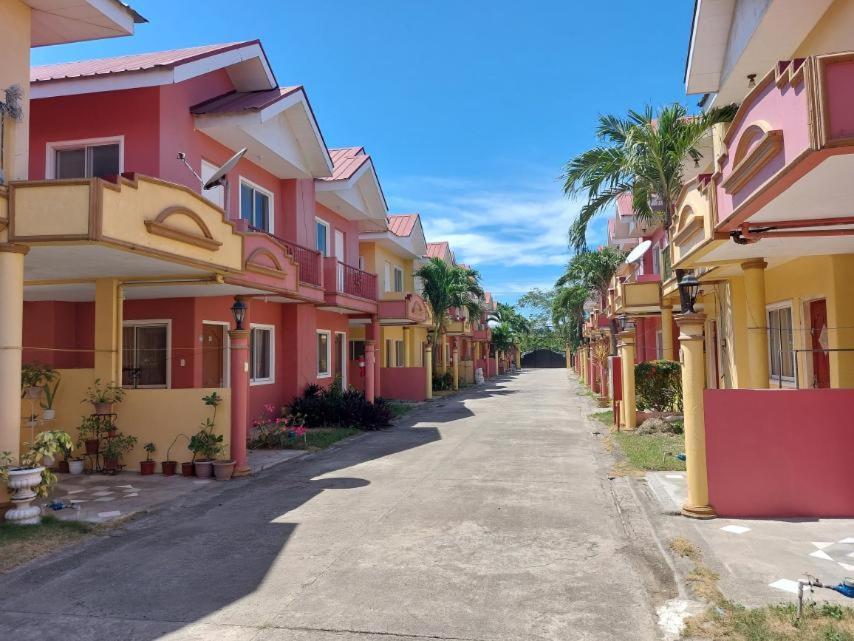 Villa Vacation Town House Near Mactan Cebu Airport Lapu-Lapu City Esterno foto